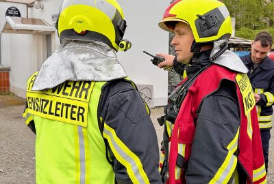 Großübung der Feuerwehr Schneeberg im Oldtimer Club - Foto:Daniel Unger