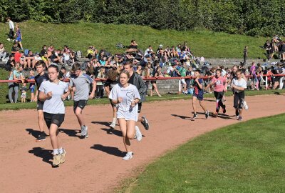 1.500 Teilnehmer beim 6. Lauf für das Leben - Beim Spendenlauf in Schneeberg hat man 1.500 Teilnehmer gezählt. Foto: Ralf Wendland