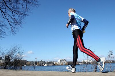 10 Tipps für Läufer, die ihre Fitness steigern wollen - Laufen ohne Schnaufen: Wie Jogger das richtige Tempo finden.