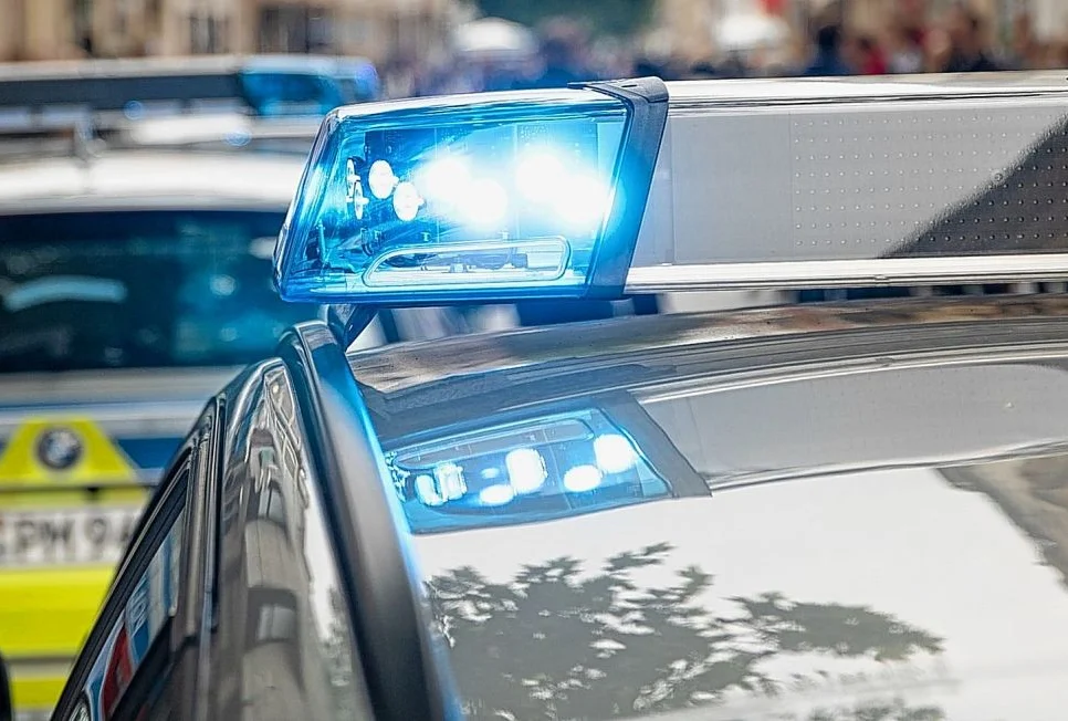 22-Jähriger ohne Führerschein widersetzte sich der Polizei und wurde gewalttätig - Symbolbild. Foto: Pixabay/ MarcusGuenther