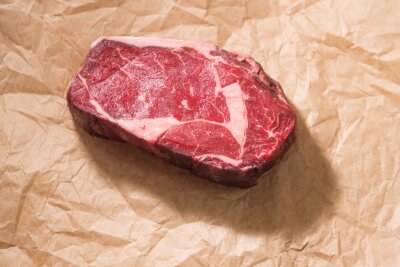 5 Profi-Tipps für das beste Steak der Welt - Dry Aged Beef ist butterzart: das Fleisch ist in einer Salzgrotte gereift.