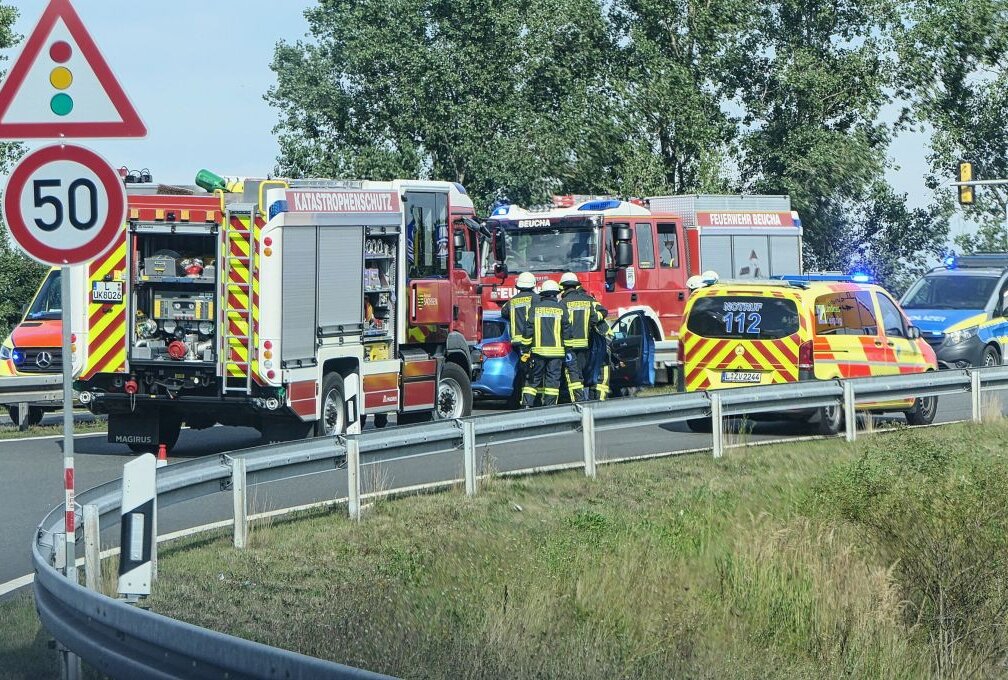 A14: Verkehrsunfall an der Abfahrt Naunhof - Verkehrsunfall A14 Abfahrt Naundorf. Foto: Sören Müller