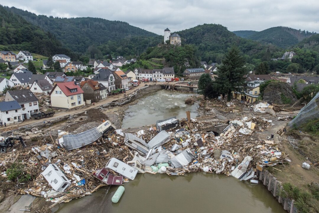 Ahrtal-Ermittlungsende: Hinterbliebene legen Beschwerde ein - Bei der Flutkatastrophe in Rheinland-Pfalz kamen damals 136 Menschen zu Tode.