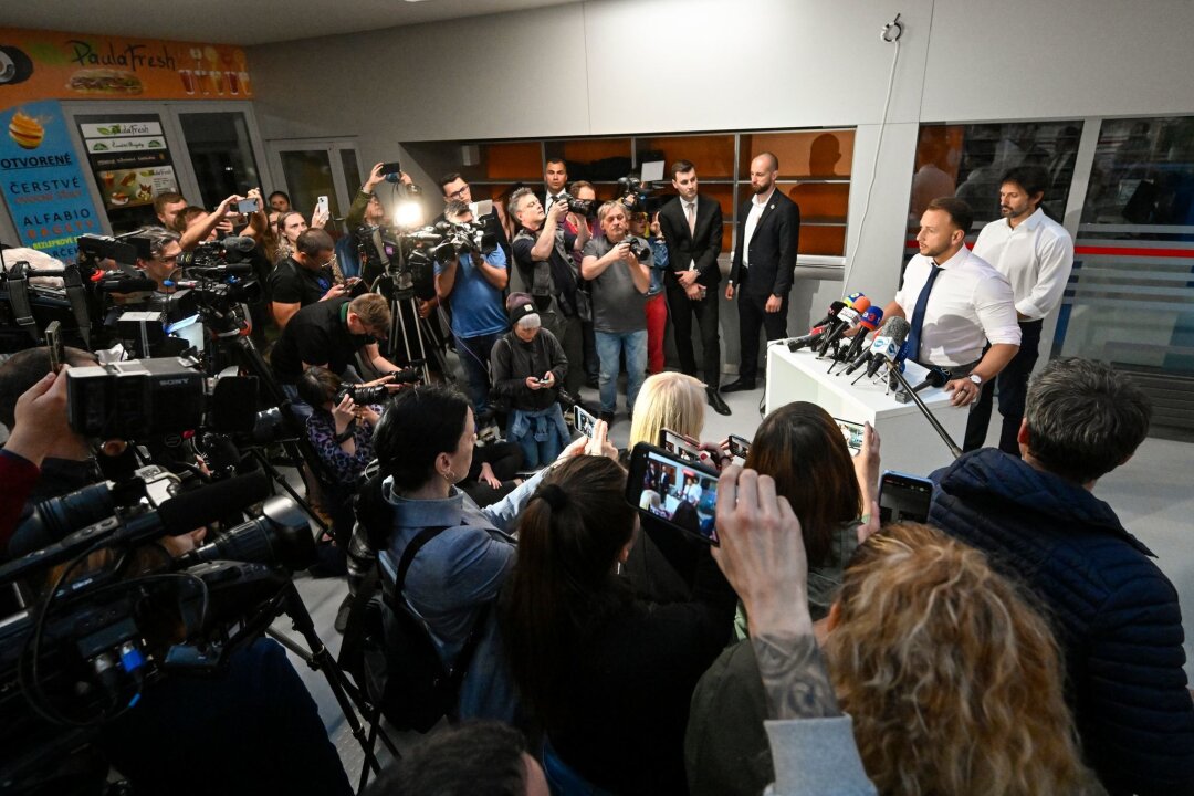 Attentat auf Regierungschef Fico erschüttert Slowakei - Innenminister Matus Sutaj Estok informiert auf einer Pressekonferenz. Das Attentat auf Fico hat nach Einschätzung der Regierung ein "klar politisches Motiv".