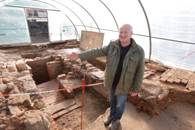 Zwischen den Fundamenten eines Kellers legten die Archäologen die Überreste einer sogenannten Mikwe, eines rituellen jüdischen Tauchbades, frei.