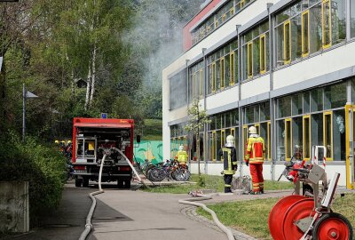 Brand in Oberschule: Elfjährige verletzt im Krankenhaus - In Boxdorf brach in einer Schule ein Brand aus. Foto: Roland Halkasch