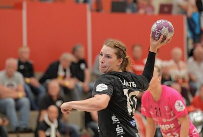 BSV-Team schlägt Metzingen - Die Handballerinnen des BSV Sachsen Zwickau - am Ball Rita Lakatos - haben zuhause gegen Metzingen gewonnen. Foto: Ralf Wendland