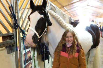 Cavalluna: Wie ein kleines Mädchen in Chemnitz ihren großen Pferdetraum erfüllt bekam - Für die 9-jährige Helene ging ein großer Traum in Erfüllung als sie am Wochenende die Pferdeshow Cavalluna besuchen durfte.