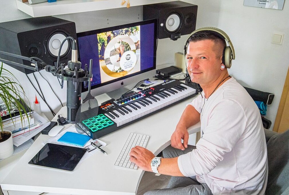 Chemnitzer DJ stürmt die Popcharts - Die neue Single von Andy LaToggo schafft es auf Platz 2 der Deutschen Pop-Charts. Foto: Georg Ulrich Dostmann/ERZ-Foto