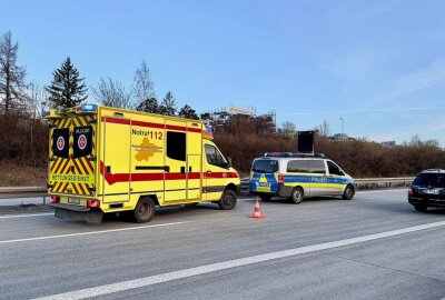 Crash auf der A72: Kind verletzt - Am Ostermontag ereignete sich gegen 18.40 Uhr ein Verkehrsunfall zwischen mehreren Fahrzeugen auf der A72 Richtung Hof. Foto: Daniel Unger