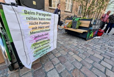Demonstration gegen Abschiebung der Familie Pham-Nguyen - Demo in Chemnitz. Foto: Harry Härtel