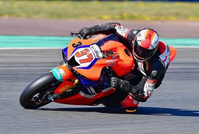 Die MotoGP weiter im Blick - Paul Fröde testete sein neues Superbike. Foto: Thorsten Horn