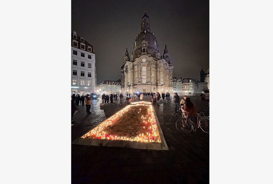 Dresden gedenkt an die Bombadierung vom 13. Februar 1945 - Dresden gedenkt an die Bombadierung vom 13. Februar 1945. Foto: Daniel Unger