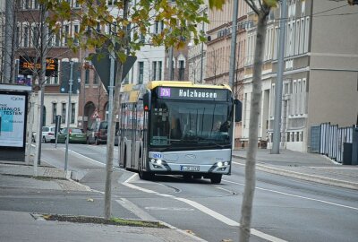 Durch Corona: Veränderte Fahrzeiten für Leipziger Busse - Die pandemiebedingte Personalabwesenheit bei der LVB steigt an. Foto: Archivbild/Anke Brod