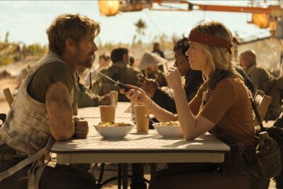 Ein Gosling für alle Fälle - Colt Seavers (Ryan Gosling) und Jody Moreno (Emily Blunt) treffen sich am Set von "Metalstorm" wieder.
