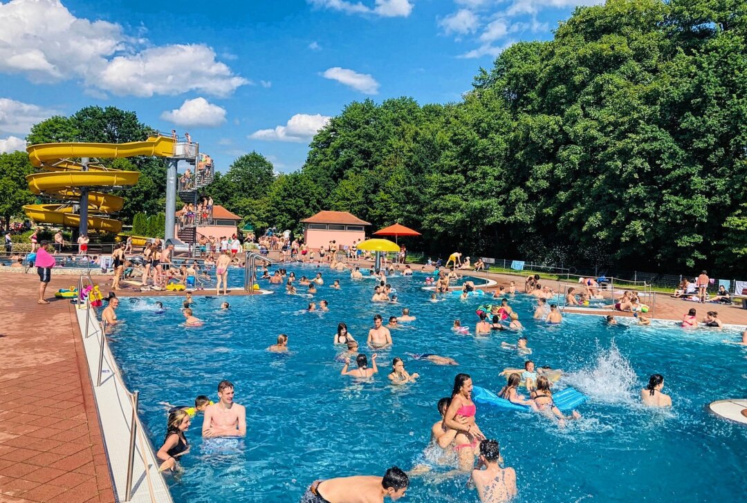 Eintritt in Chemnitzer Schwimmbäder wird teurer - Die Stadt Chemnitz erhört die Gebühren für die Schwimmbäder. Foto: Steffi Hofmann