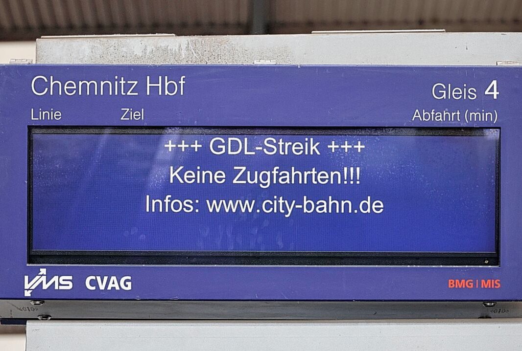 Erneuter spontaner Streik: GDL stoppt City-Bahn-Dienste - Ab Dienstagmittag 12 Uhr beginnt der Streik der City-Bahn. Foto: Harry Härtel