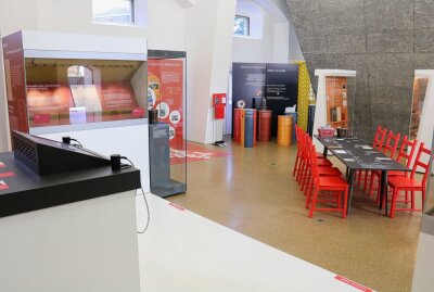 Freiberg: Sparkasse präsentiert "200 Tage Geldgeschichte(n)" - Blick in die Ausstellung. Foto: Sparkasse Mittelsachsen/Andrea Winkler