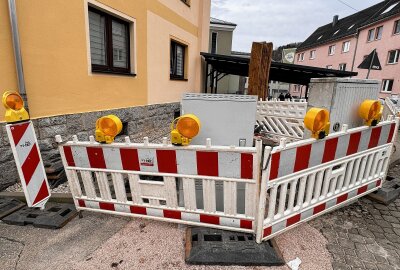 Für mehrere Wochen: Hier gibt es Verkehrsbehinderungen in Aue - In Aue gehen die Verlegearbeiten für den Glasfaserausbau weiter. Foto: Ralf Wendland