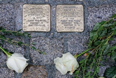 Gegen das Vergessen: Gedenkveranstaltung für Opfer des Holocaust in Chemnitz -  Auch Schüler der Chemnitzer Montessori-Schule nahmen an der Gedenkveranstaltung teil. Foto: Harry Härtel