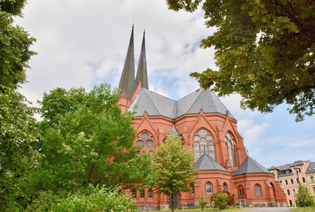 Gott liebt Techno: In dieser Chemnitzer Kirche wird abgedanced - In der Markuskirche geht am Wochenende die Post ab. Foto: Steffi Hofmann
