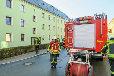 Großer Feuerwehreinsatz in Lauter-Bernsbach - Feuerwehreinsatz in Lauter-Bernsbach mit glimpflichem Ausgang. Foto: Niko Mutschmann