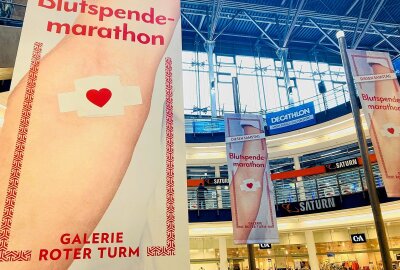 Großer Spendenmarathon in Chemnitzer City - Traditionell findet in der Galerie Roter Turm in Chemnitz zweimal im Jahr Sachsens größte Blutspendeaktion statt. Foto: Steffi Hofmann