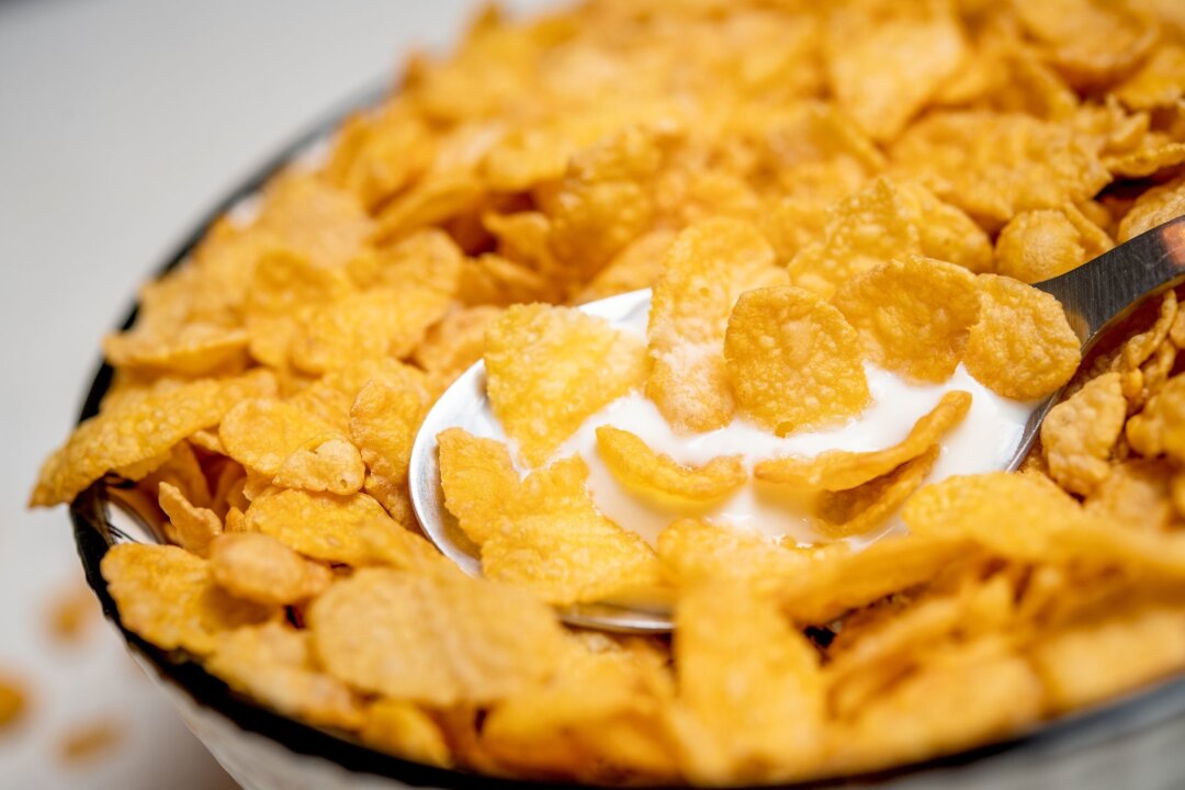 Günstige Cornflakes überzeugen im "Öko-Test" - Wer gute Cornflakes zum Frühstück möchte, muss nicht immer zum teuren Produkt greifen.