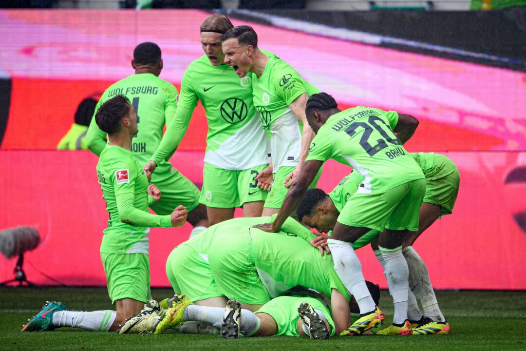 Heimsieg gegen Bochum: Wolfsburg gewinnt Krisenduell - Der VfL Wolfsburg hat im Abstiegskampf das Duell mit dem VfL Bochum für sich entschieden.