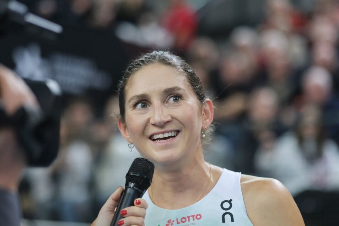Hindernisläuferin Krause schafft nach Babypause Olympia-Norm - Gesa Krause ist mit einer starken Leistung auf die internationale Bühne zurückgekehrt.