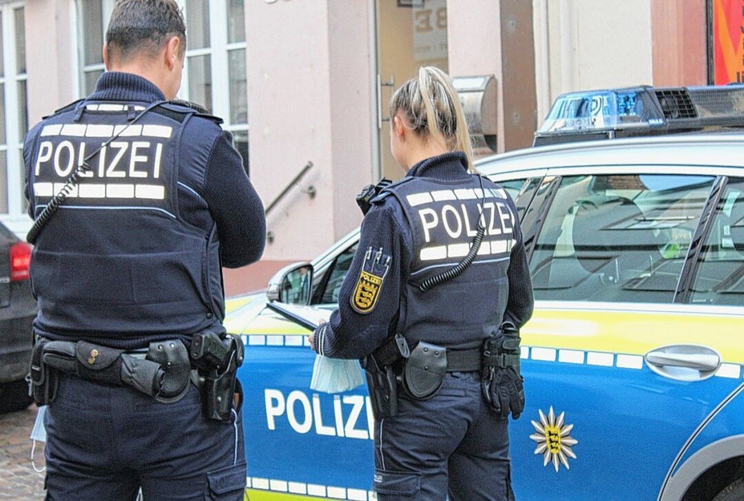 Hoher Sachschaden: Unbekannte zerkratzen PKW in Werdau - Die Polizei sucht nach Zeugen. Foto: pixabay/ Yildiray Yücel Kamanmaz