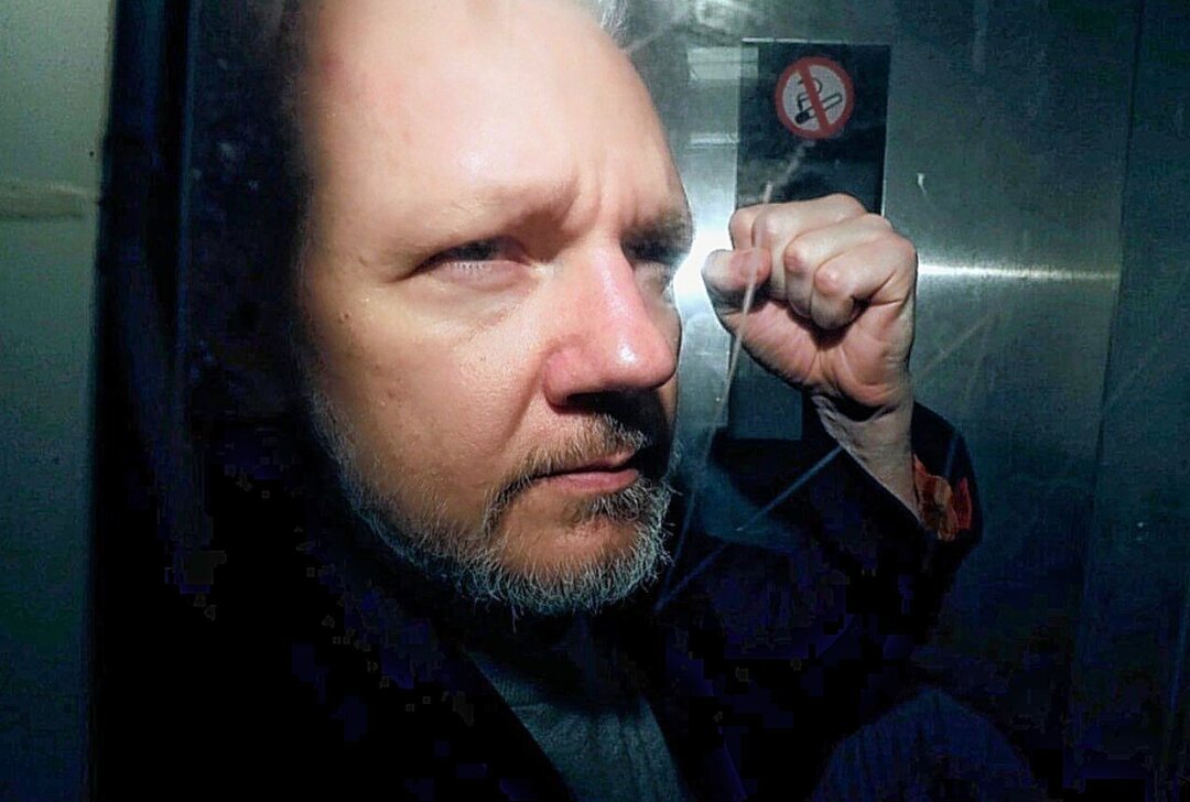 Julian Assange soll Chemnitzer Ehrenbürger werden - Julian Assange soll Chemnitzer Ehrenbürger werden. Foto: Matt Dunham/AP/dpa