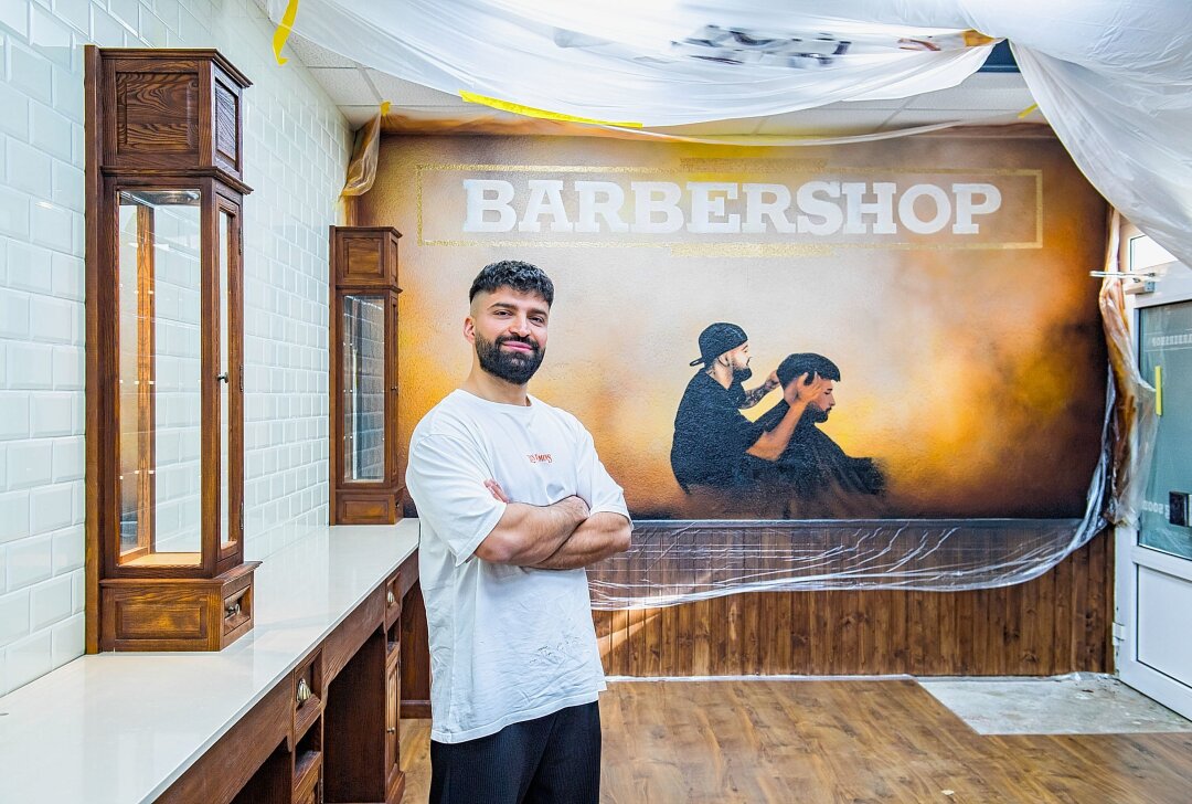 Jungunternehmer eröffnet drittes Geschäft: Neuer Barbershop für Aue - Gentlemen's Barberclub aus Chemnitz eröffnet eine Filiale in Aue - Im Bild ist Inhaber Hawkar Haval. Foto: ERZ-Foto/Georg Ulrich Dostmann