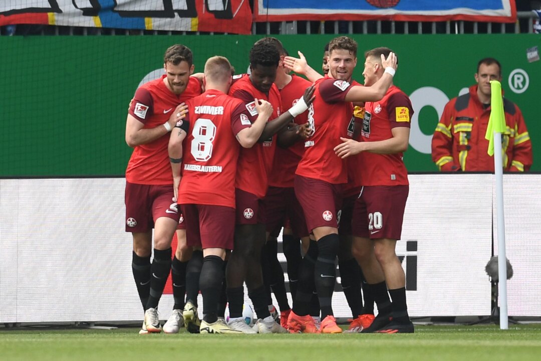Kaiserslautern gewinnt überraschend bei Holstein Kiel - Kaiserslautern feiert einen wichtigen Sieg im Abstiegskampf beim Spitzenteam Holstein Kiel.