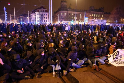 Demonstrationsgeschehen in Dresden nimmt Fahrt auf. Foto: Bernd März