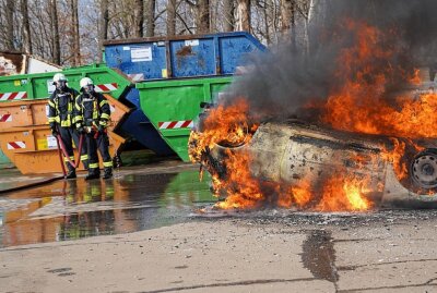 Kubschütz: Großeinsatz nach Brand auf Schrottplatz - Rettungskräfte üben auf Schrottplatz für den Ernstfall. Foto: lausnitznews