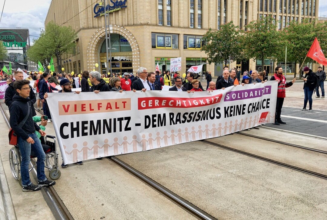 Kundgebung am 1. Mai in der Chemnitzer City - Es werden mehrere Tausend Teilnehmerinnen und Teilnehmer erwartet. Foto: Steffi Hofmann