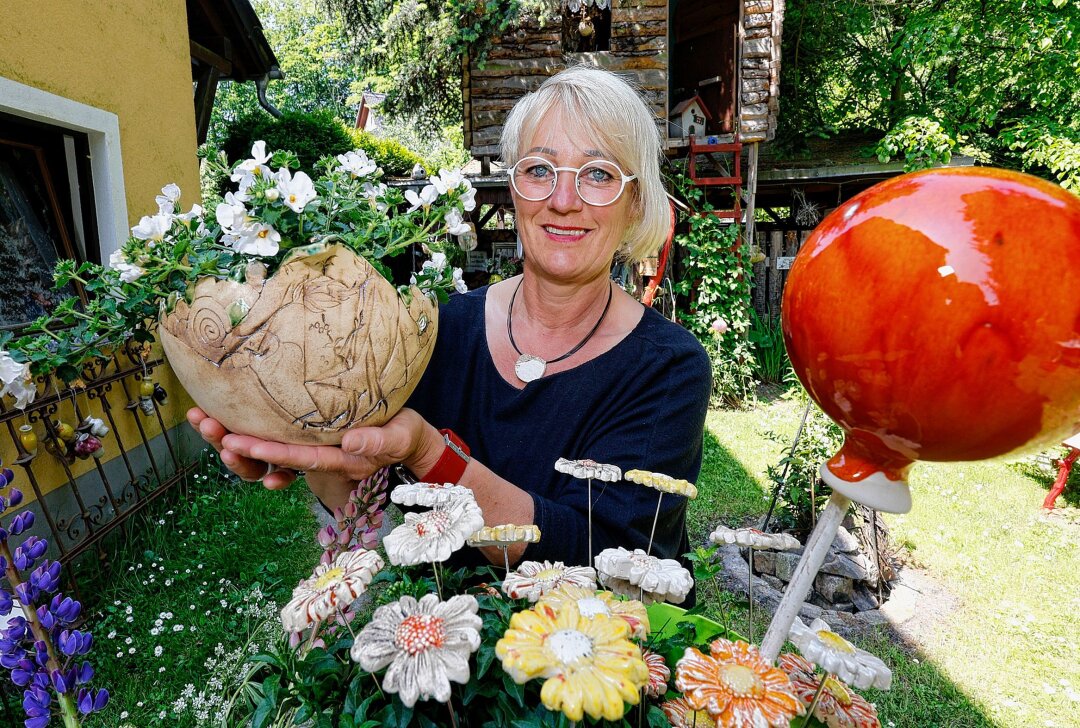 Kunsthandwerker-Tage am Wochenende in der Region - Ute Schlicke zeigt am Wochenende ihre Naturkeramik. Foto: Markus Pfeifer 