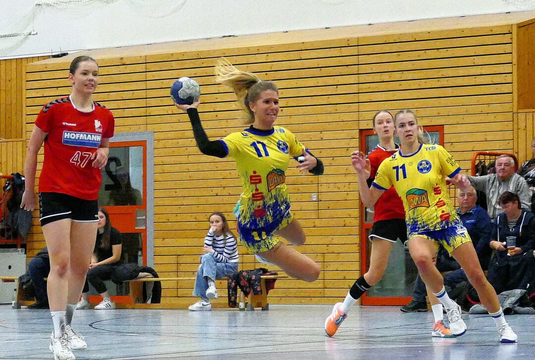 Marienberger Handballerinnen mit neuem Trainergespann auf Erfolgskurs - Nikola Holeckova steuerte vier Treffer zum Marienberger Sieg bei. Foto: Andreas Bauer