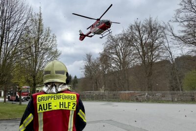 Medizinischer Notfall mit Feuerwehr- und Rettungshubschraubereinsatz in Aue. Foto: Daniel Unger