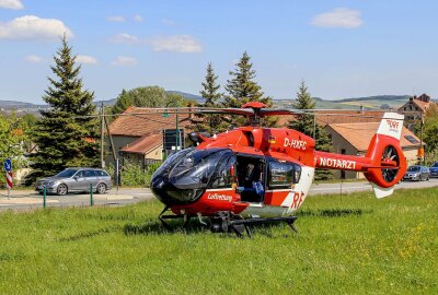 Motorradcrash in Sachsen: Sozius schwerverletzt in Klinik geflogen - Der Sozius musste direkt ins Krankenhaus gebracht werden.Foto: xcitepress/MR