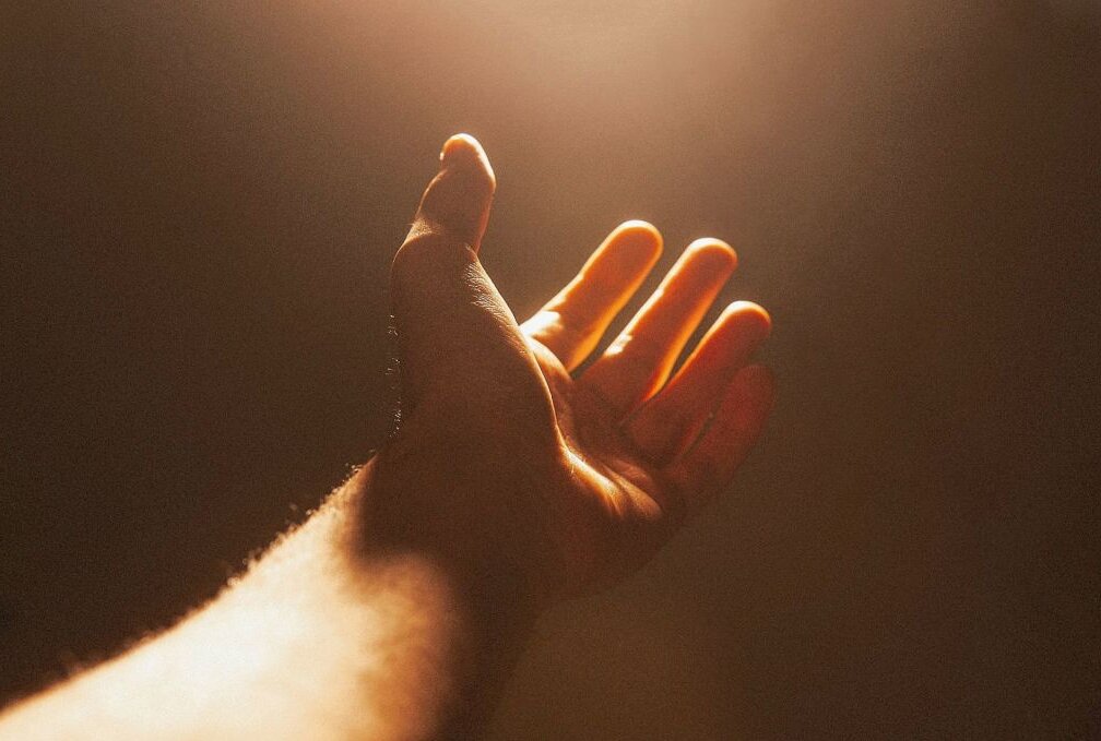 Mysteriöse Krankheit: Alien-Hand-Syndrom - Das Alien-Hand-Syndrom ist eine neurologische Erkrankung. Der Besitzer kann die Hand nicht kontrollieren. Foto: Pixabay