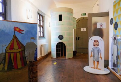 Neue Ausstellung erweckt Mittelalter auf Schloss Wildeck zum Leben - In diesem begehbaren Turm können sich kleine Kinder austoben. Foto: Andreas Bauer
