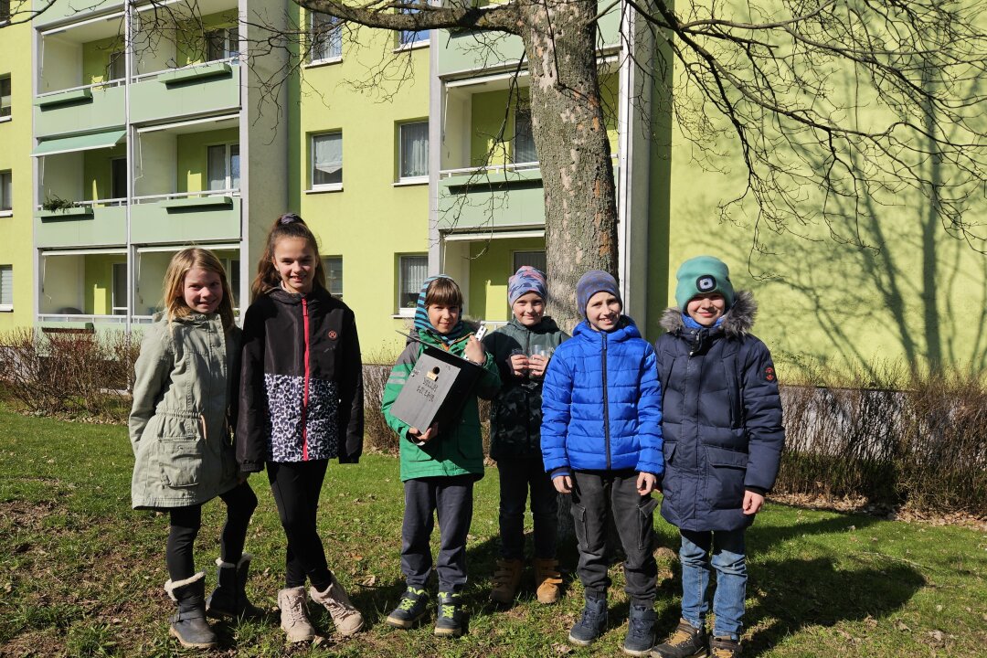 Nistkästen der Auerswalder Grundschule finden Platz im Chemnitzer Stadtgarten - Die AG Naturschutz beendet ihr Projekt des Nistkastenbaus. Diese finden im Stadtgebiet Kappel Platz.