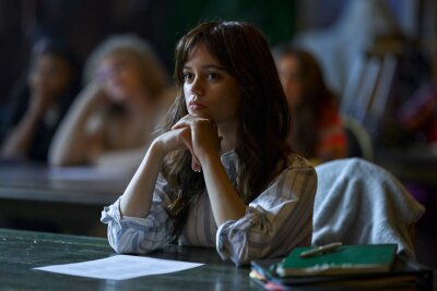 Panda gegen Chamäleon: Das sind die Kino-Highlights der Woche - Die 18-jährige Cairo Sweet (Jenna Ortega) ist gelangweilt von ihrem Leben, aber fasziniert von der Literatur.