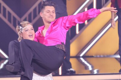 Patricija und Alexandru Ionel: "Let's Dance"-Paar erwartet Nachwuchs - In der aktuellen "Let's Dance"-Staffel tanzt Alexandru Ionel mit Fitness-Ikone Sophia Thiel.