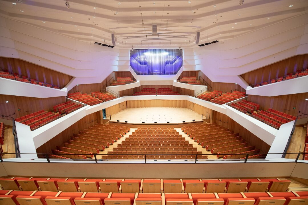 Philharmonie stellt neue Saison unter Motto "Näher dran!" - Leere Stuhlreihen im Konzertsaal des Kulturpalast.