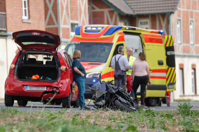 Rettungshubschrauber im Einsatz: Schwerverletzter Motorradfahrer auf dem alten Sachsenring - Die Unfallstelle.Foto: Andreas Kretschel