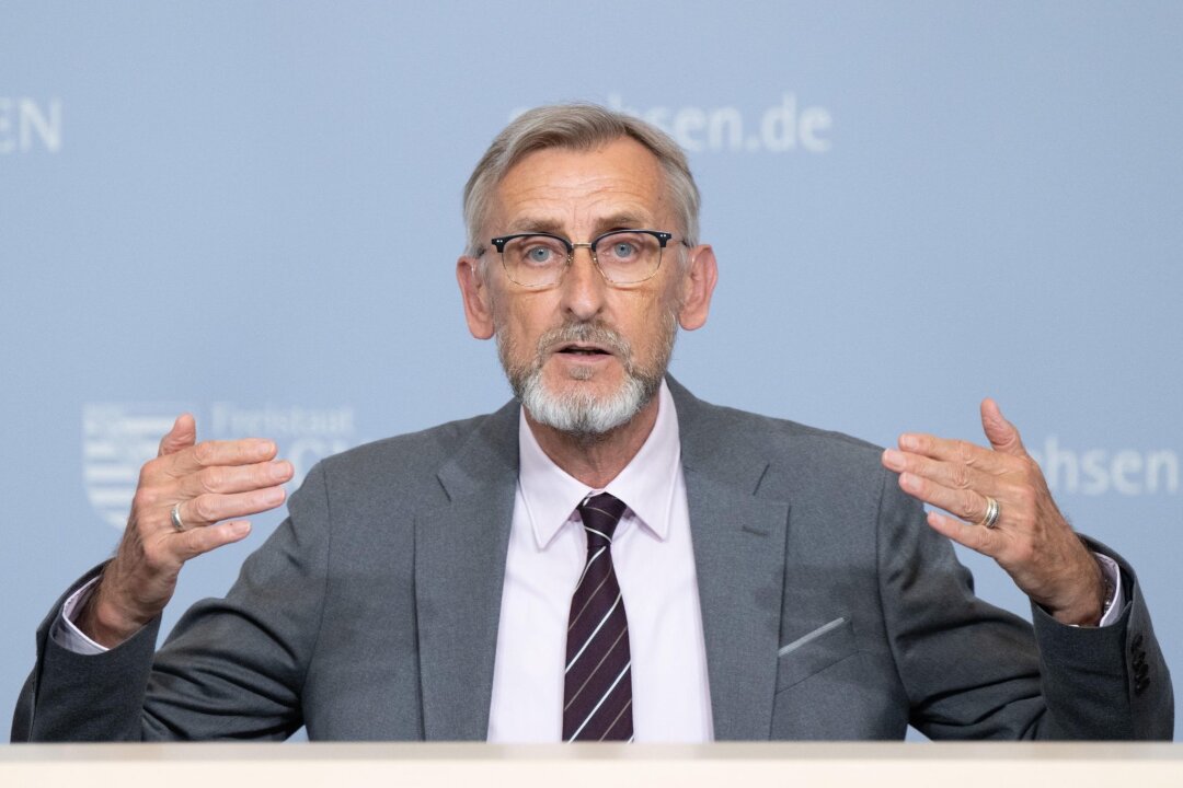 Sachsen will Straftatbestand für Bedrohung von Politikern - Armin Schuster, Innenminister von Sachsen.