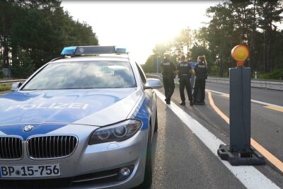 Schleuser & Co.: So läuft der Alltag für Bundespolizisten im Grenzgebiet - Einblick in den Alltag der Bundespolizei im Grenzgebiet.